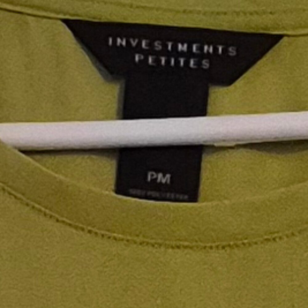 Ladies pull over Top. PM. - Picture 5 of 5